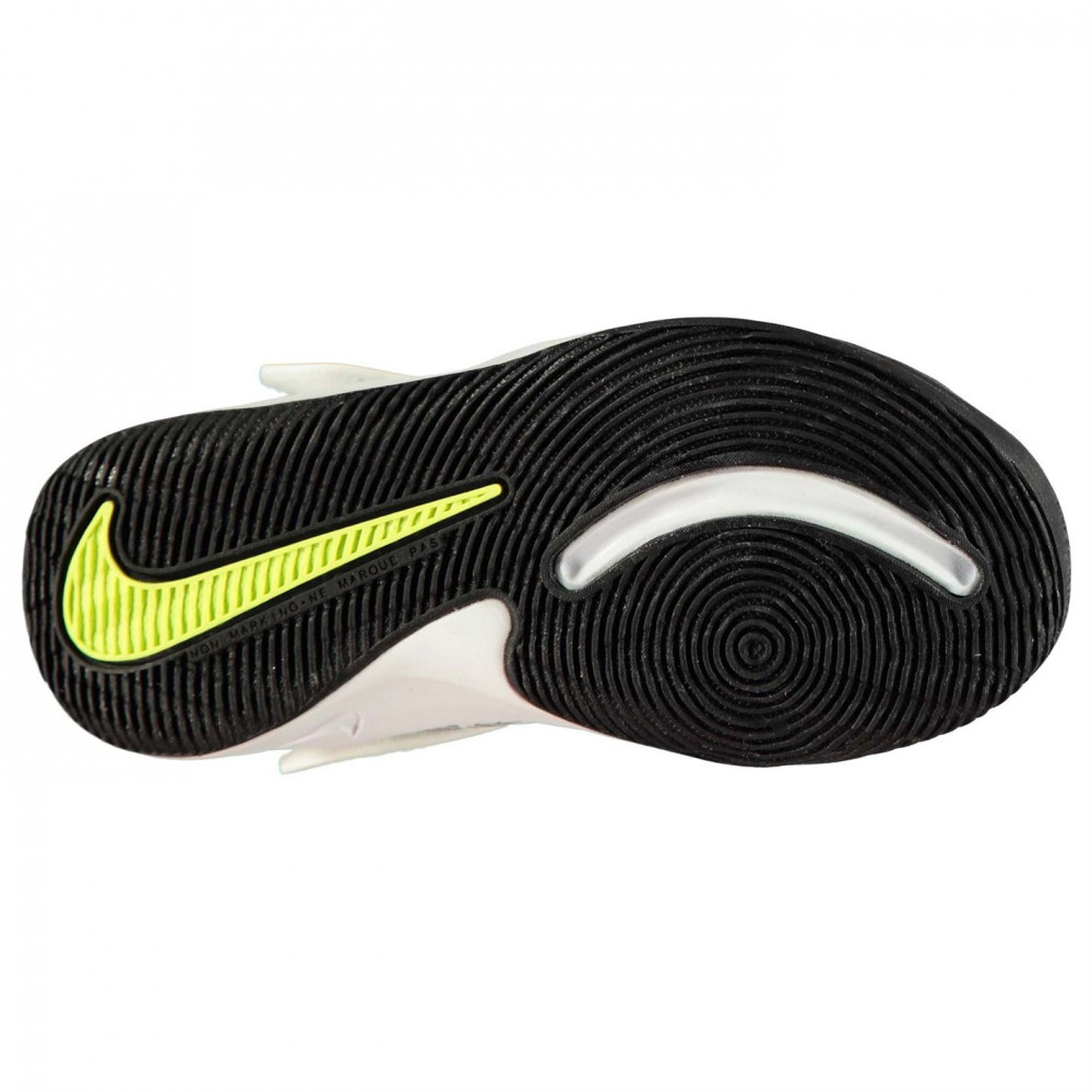 nike team hustle d9 infant trainers